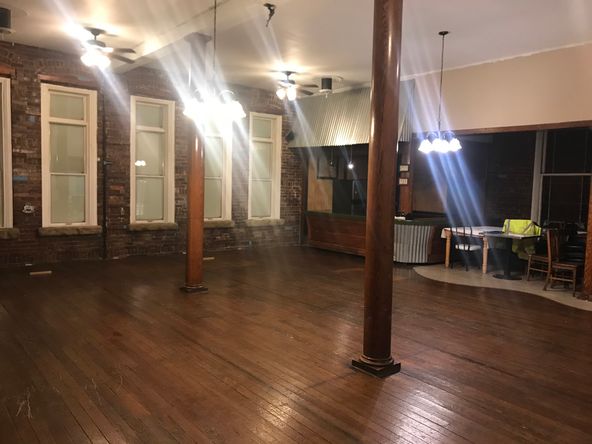 250 S 1st St, Monmouth, IL 61462